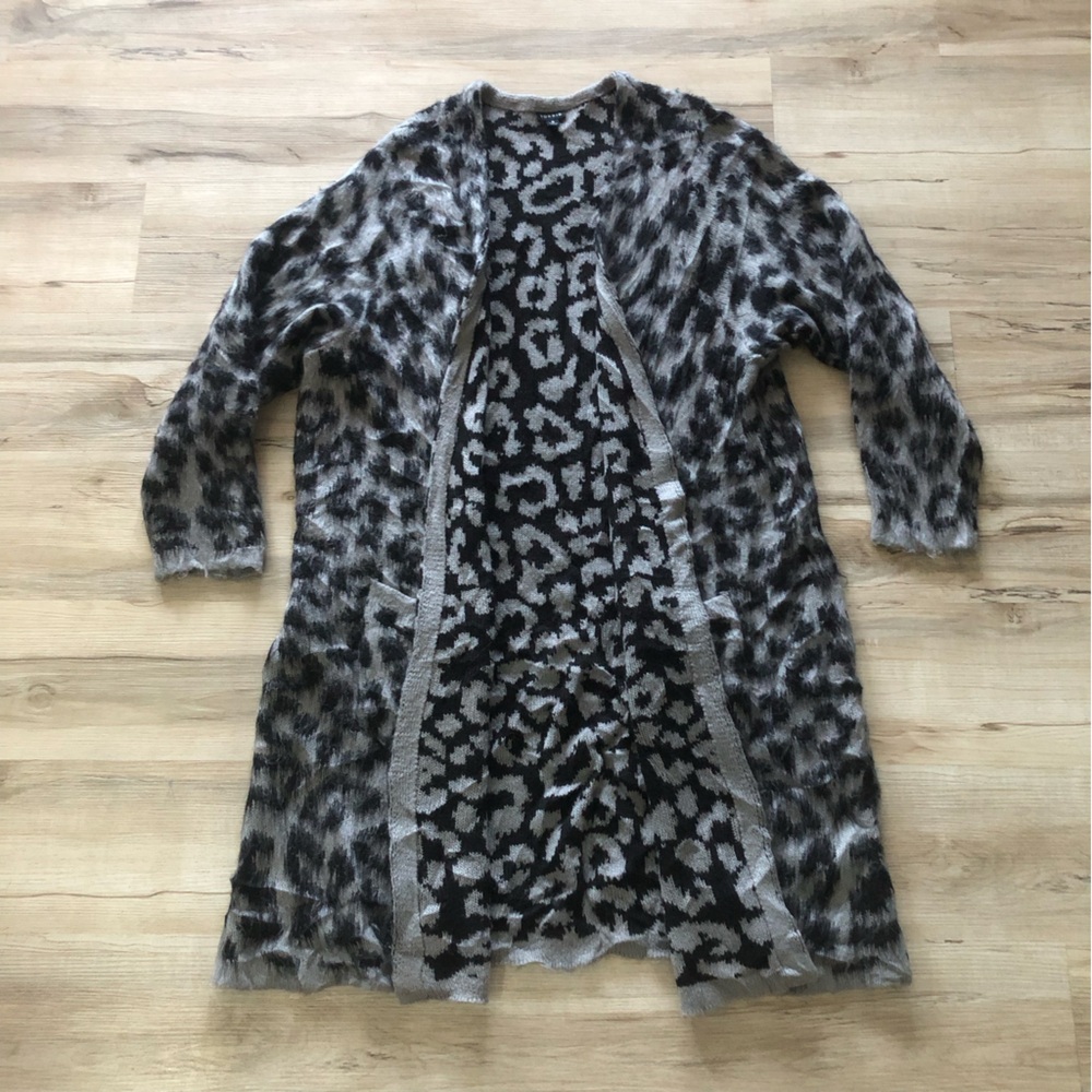 Torrid Black and Gray Animal Print Cardigan - Picture 7 of 8